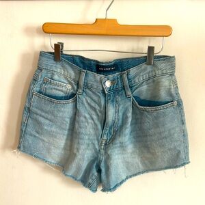 Aeropostale Mom short Jean cutoffs size 4